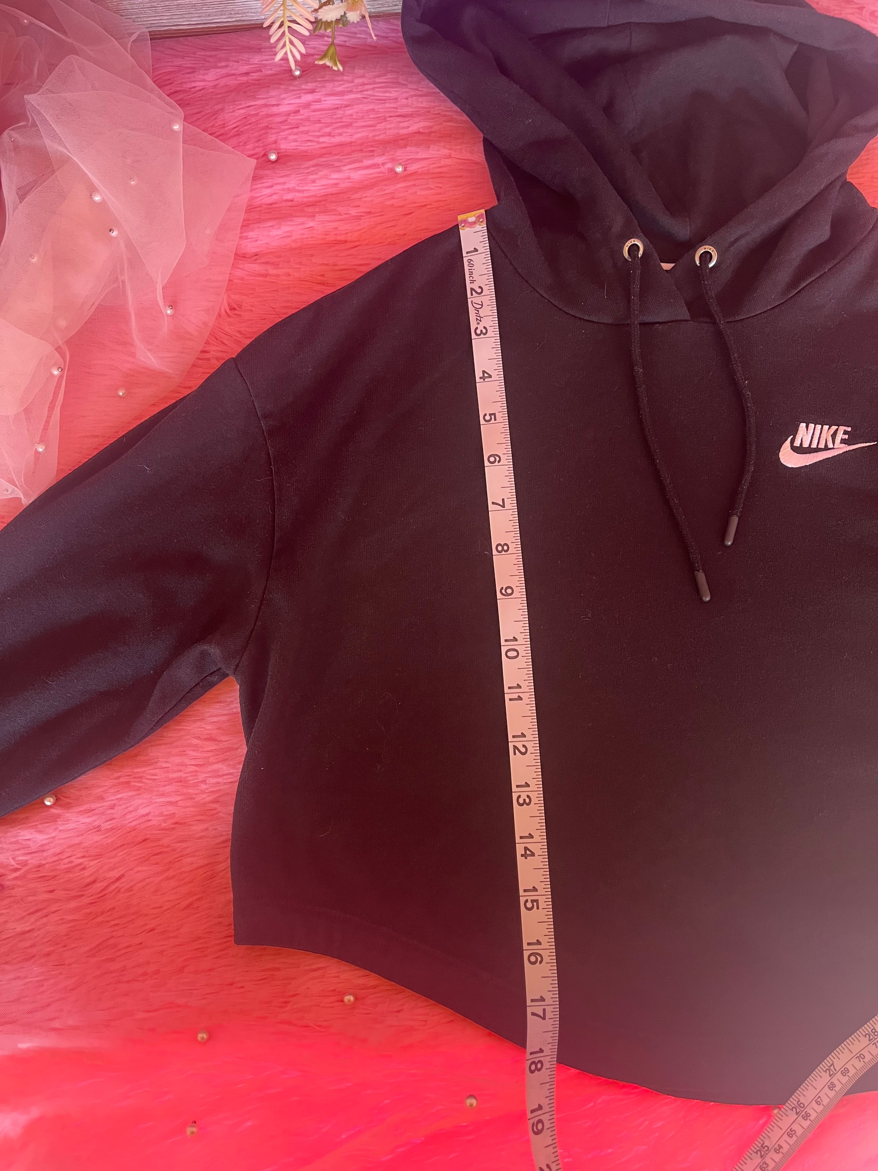 Nike Cropped Long Sleeve Hooded Shirt